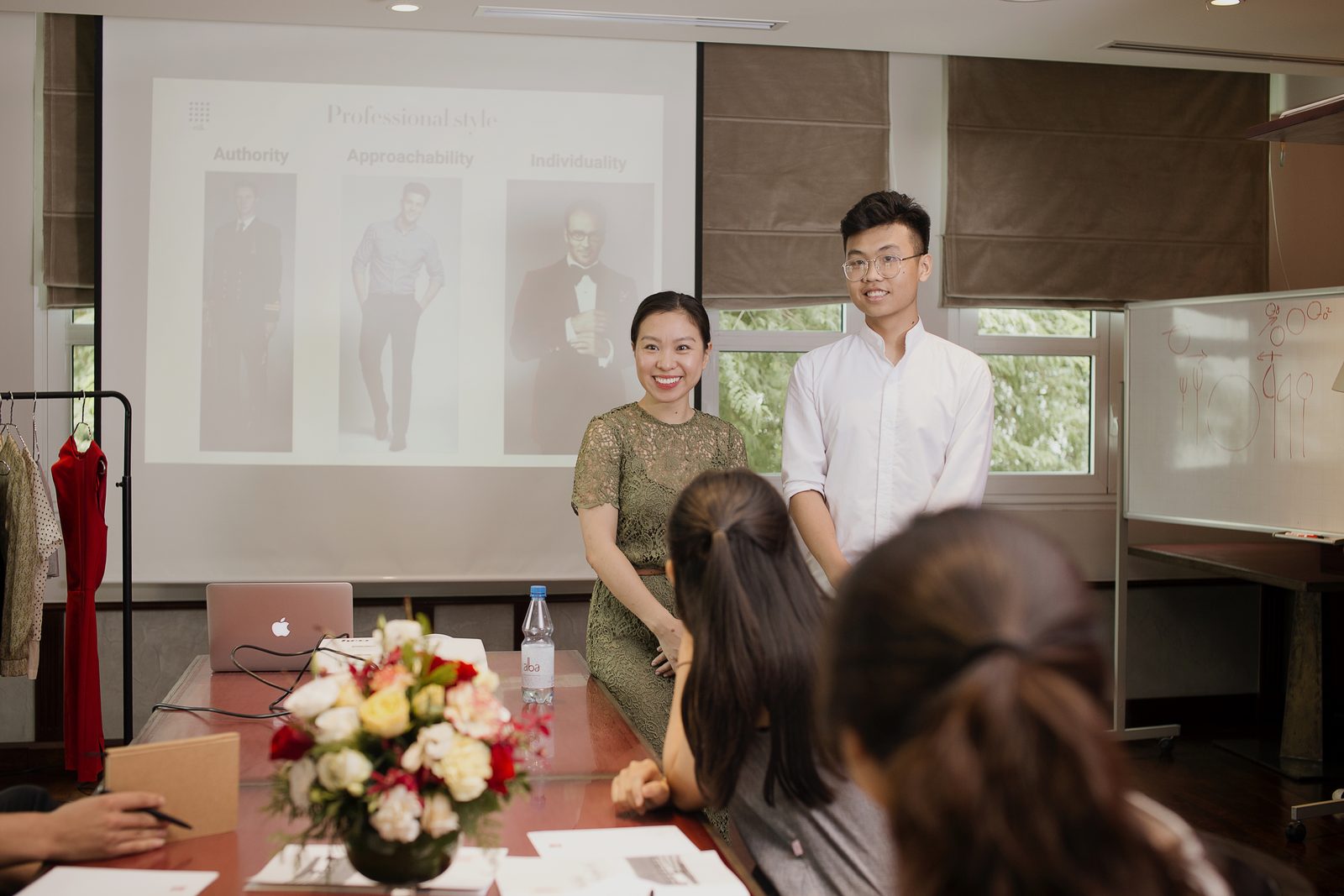 Học viên trình bày trước lớp trong buổi thực hành
